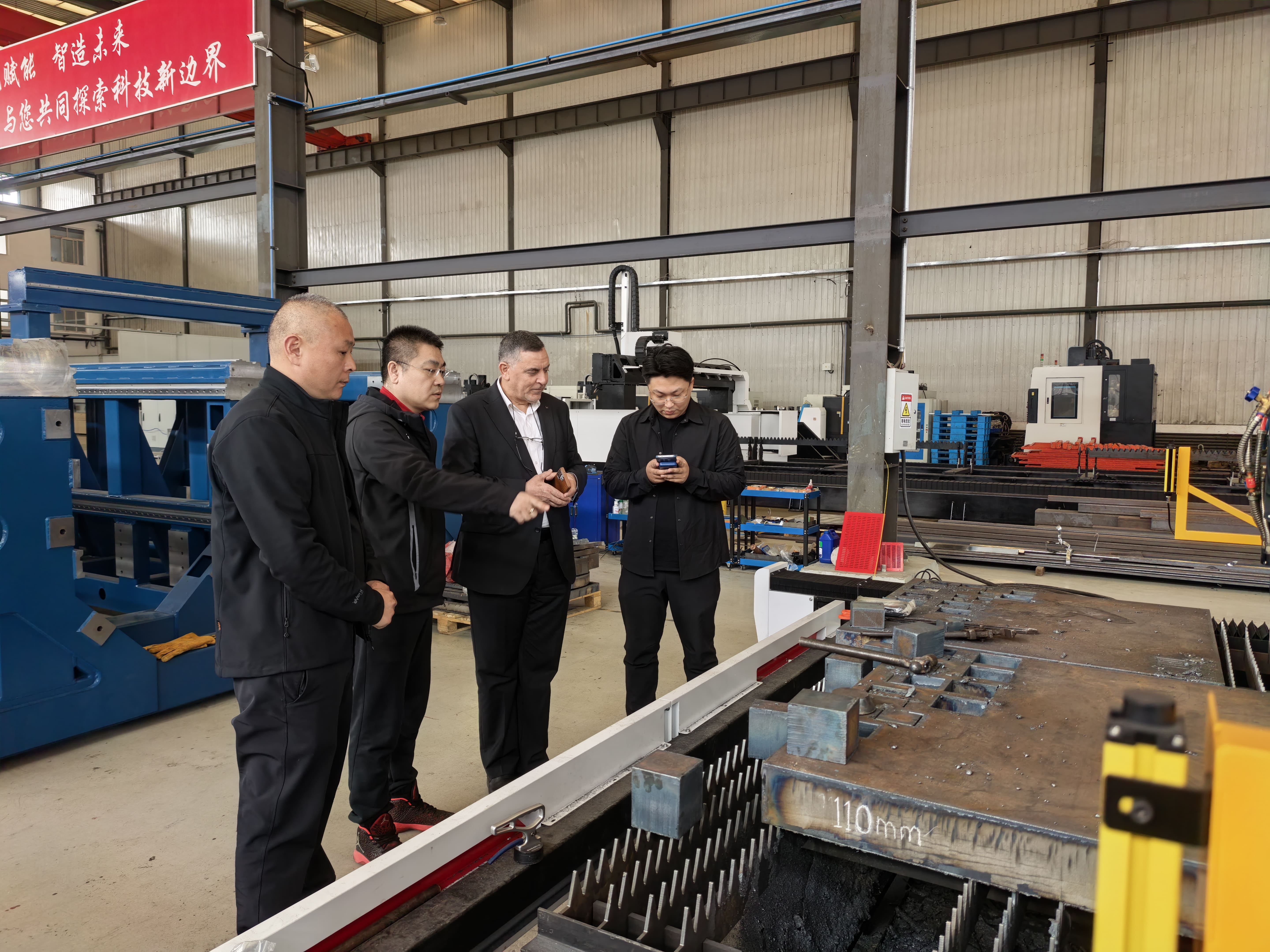 Arab Customer Successfully Accepts Huawei Laser HW-8030D Laser Cutting Machine