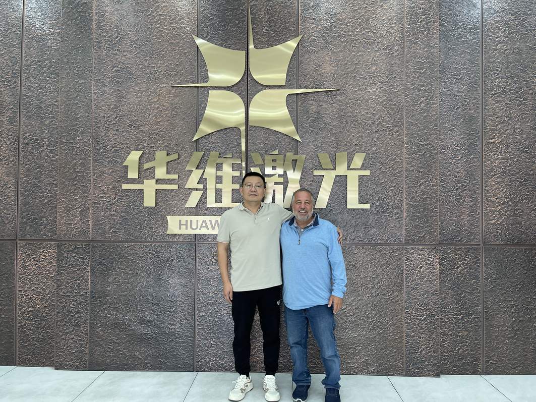 U.S. Customer David Visits HUAWEI LASER for Factory Inspection